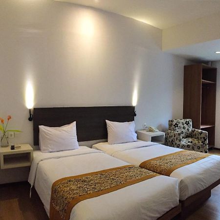 Sunwood Hotel Arianz Mataram Exterior photo