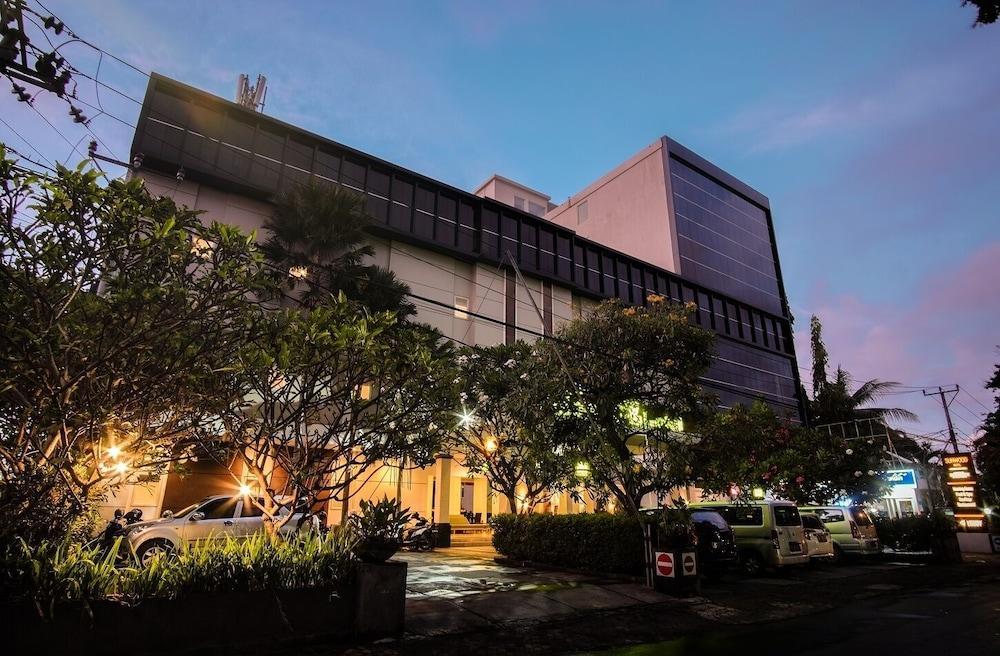 Sunwood Hotel Arianz Mataram Exterior photo
