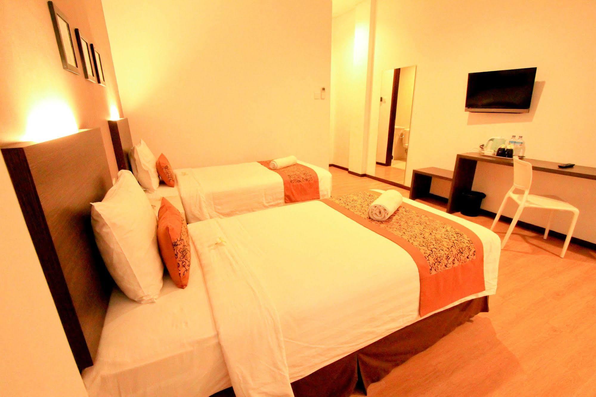 Sunwood Hotel Arianz Mataram Exterior photo